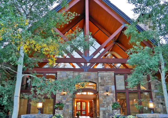 Bear Creek Lounge Telluride Image